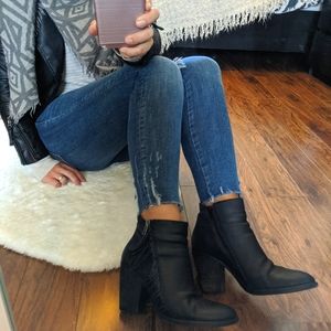 Steve Madden Black Leather Fringe Booties Size 8